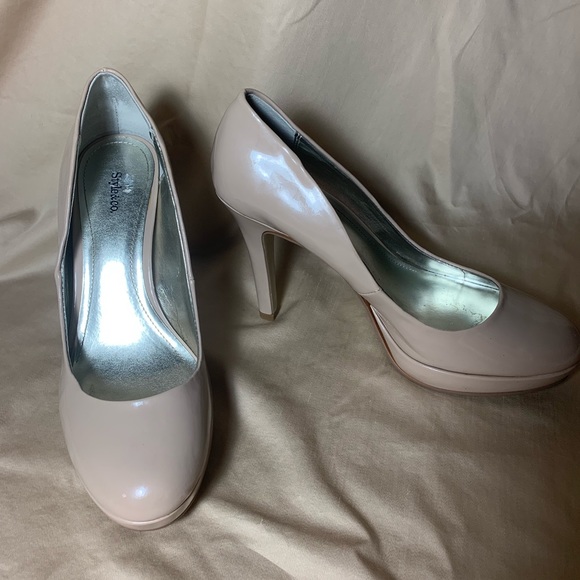 Style & Co. Shoes - Style And Company TARAH HEEL Size:8.5